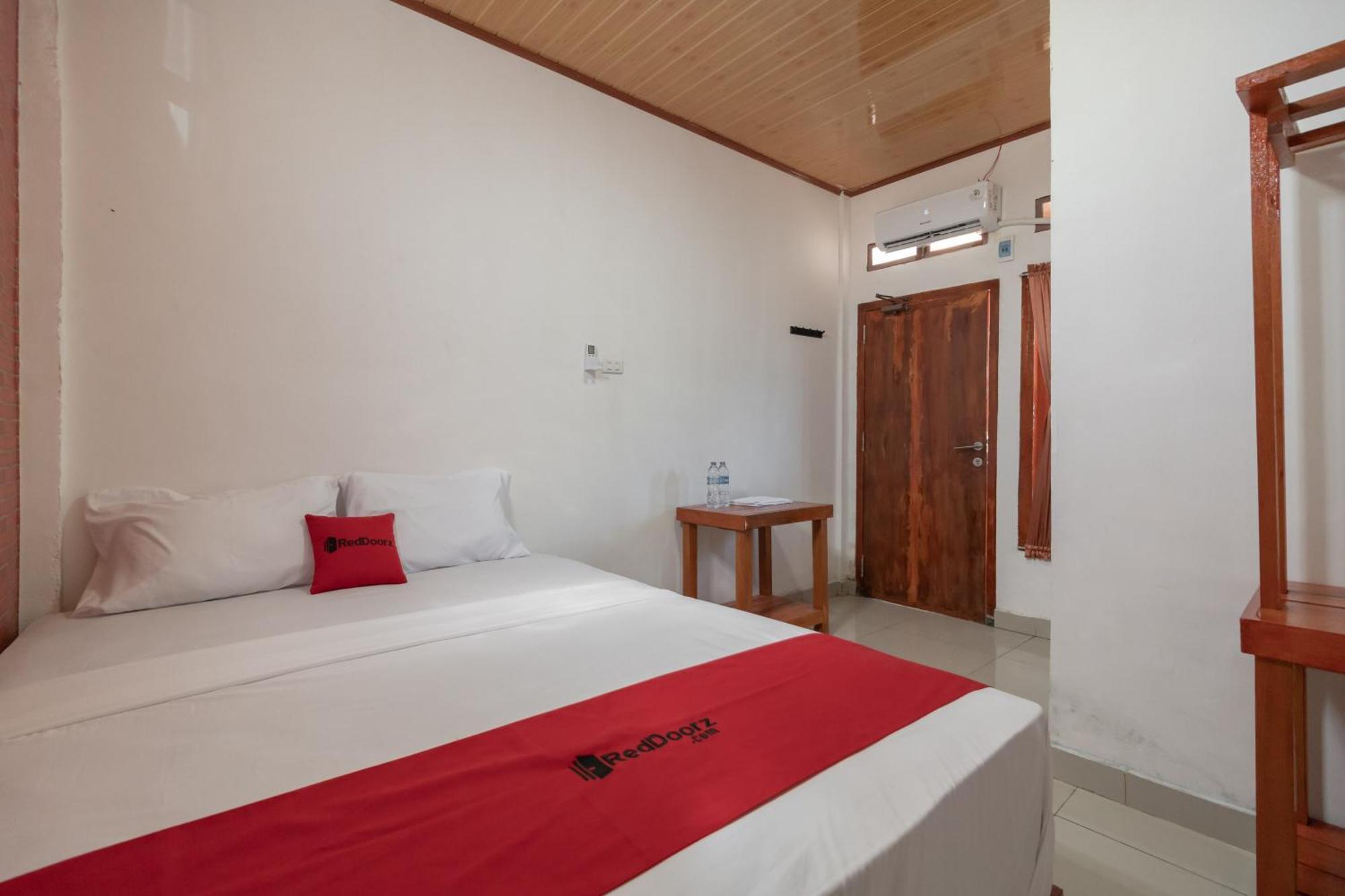 Reddoorz Syariah Near Jakabaring Sport City Palembang Exterior photo